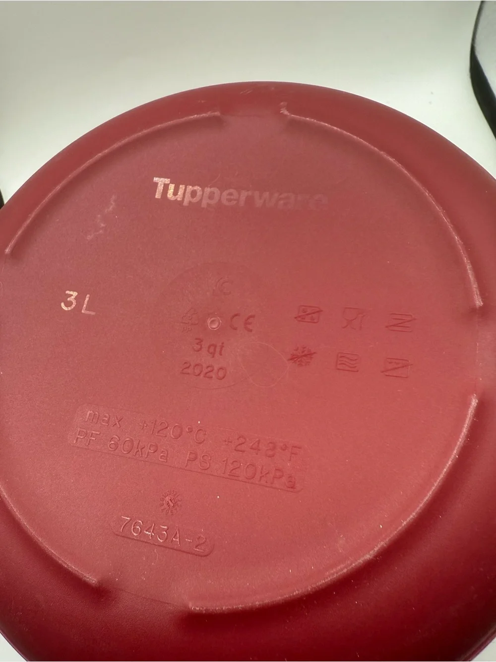 Tupperware Microwave Pressure cooker burgundy